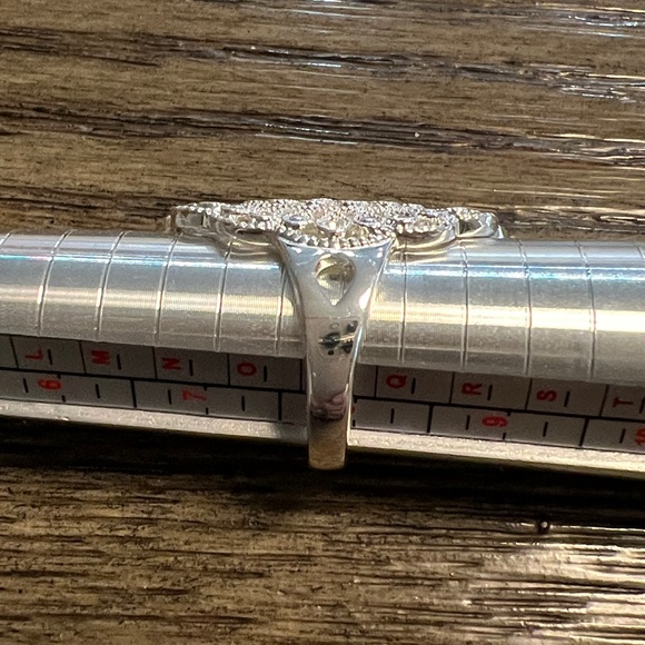 Swarovski Element Intricate Crystal Silver Ring - Picture 7 of 10